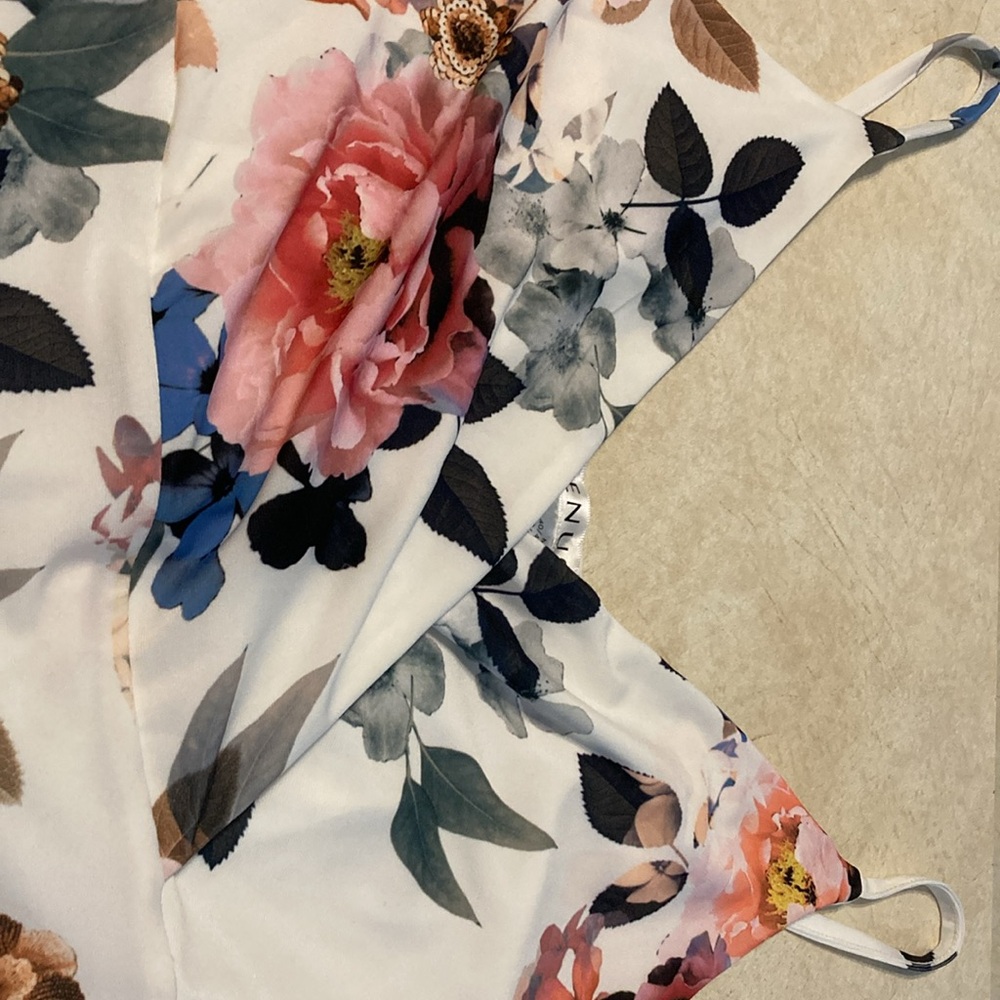 Venus floral dressy cami - Picture 2 of 5